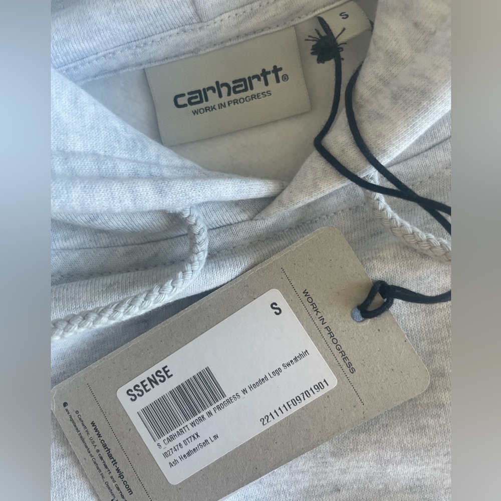 Women’s small Carhartt fits like a medium
